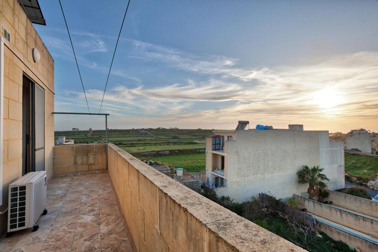 Apartmán Summer Fields Penthouse With Amazing Views Sannat Exteriér fotografie